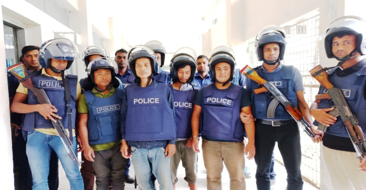 বান্দরবানে ব্যাংক ডাকাতি ও অস্ত্র লুটের ঘটনায় আরও ৪ জন গ্রেফতার