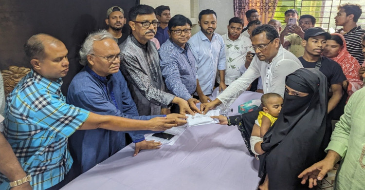 সাভার এবং আশুলিয়ায় শহিদ ও আহতদের পরিবারের পাশে তারেক রহমান
