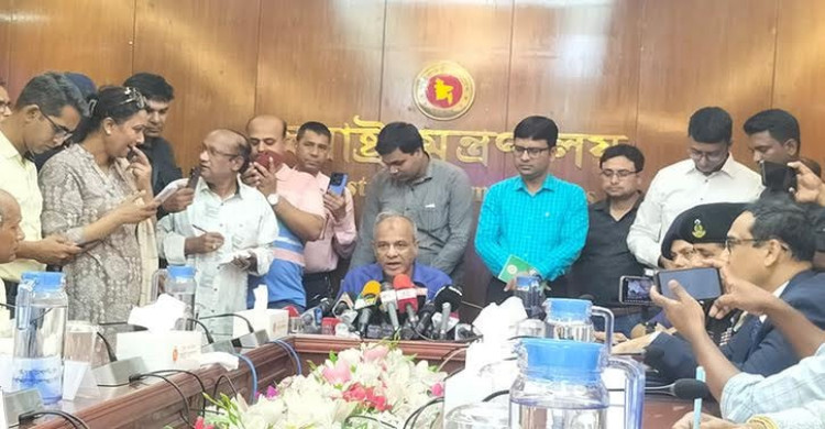 শৃঙ্খলা ভঙ্গের অভিযোগে সারদায় বাংলাদেশ পুলিশ একাডেমিতে প্রশিক্ষণরত ২৫২ জন উপ-পরিদর্শককে (এসআই) অব্যাহতি দেওয়া হয়েছে বলে জানিয়েছেন স্বরাষ্ট্র উপদেষ্টা