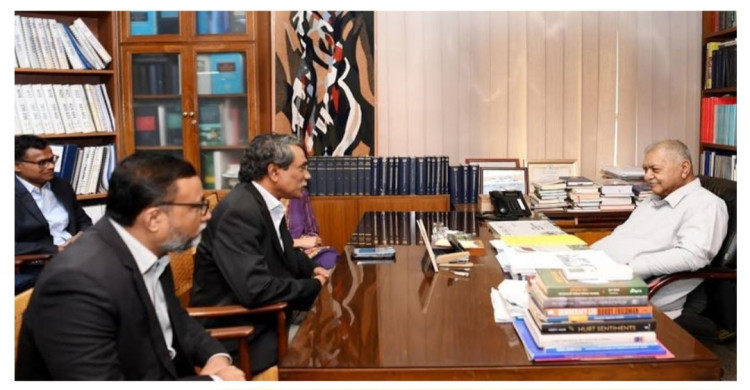 ড. কামাল হোসেনের সাথে সংবিধান সংস্কার কমিশনের সাক্ষাৎ