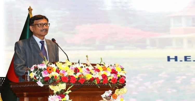 চীনের উদ্দেশে ঢাকা ত্যাগ করেছেন--পররাষ্ট্র উপদেষ্টা