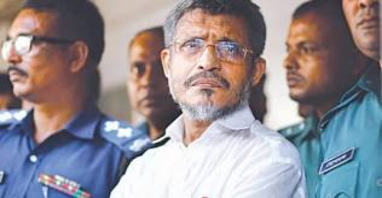 ওমরার পথে হঠাৎ অসুস্থ বাবর, দুবাইয়ে প্রাথমিক চিকিৎসা