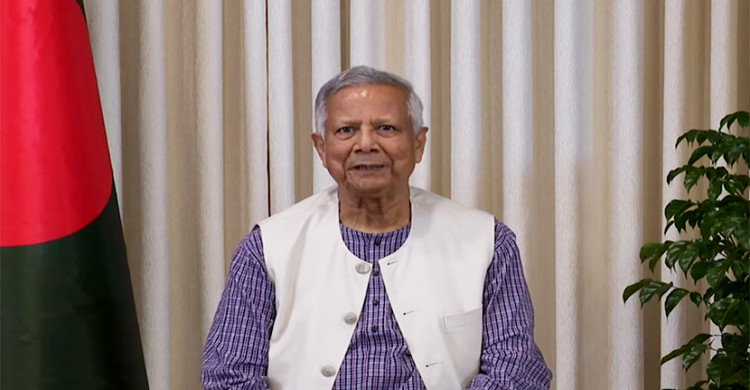 শেখ হাসিনার পরিবারের সম্পত্তি ধ্বংস থেকে বিরত থাকুন: প্রধান উপদেষ্টা