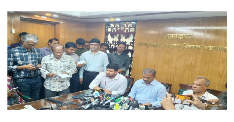 মব জাস্টিস-বিশৃঙ্খলাকারীদের জায়গা থেকেই গ্রেপ্তার: তথ্য উপদেষ্টা