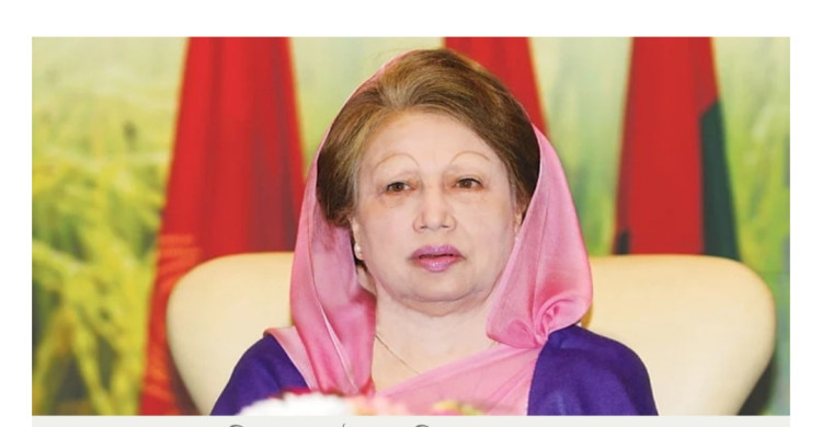 খালেদা জিয়াকে গুলশানের বাড়ির কাগজ দিলেন গণপূর্ত উপদেষ্টা