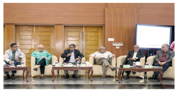 রাজনৈতিক দলগুলোর অনুভূতি ধারণ করে সংশোধন প্রস্তাব আনছে কমিশন : আলী রীয়াজ