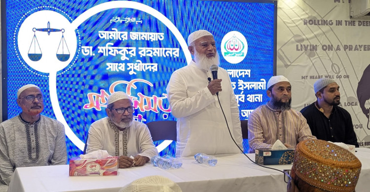 আমীরে জামায়াতের মুসল্লীদের সাথে কুশল বিনিময়
