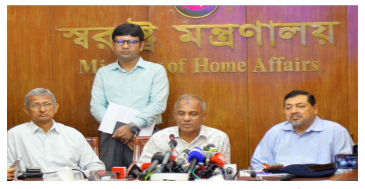 সাম্প্রদায়িক সম্প্রীতি নষ্ট করার চক্রান্তের পেছনে ফ্যাসিস্ট দোসরদের মদদ রয়েছে : স্বরাষ্ট্র উপদেষ্টা