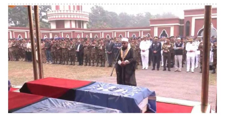 ৬ বাংলাদেশি শান্তিরক্ষীর জানাজা সম্পন্ন, নেয়া হচ্ছে গ্রামের বাড়িতে
