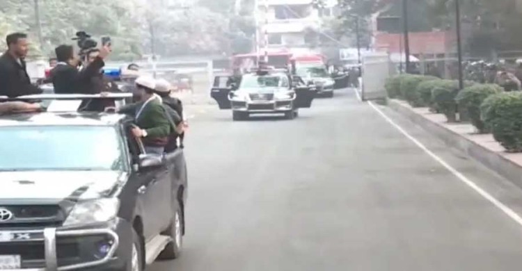 সংসদের দক্ষিণ প্লাজায় পৌঁছেছে খালেদা জিয়ার মরদেহ