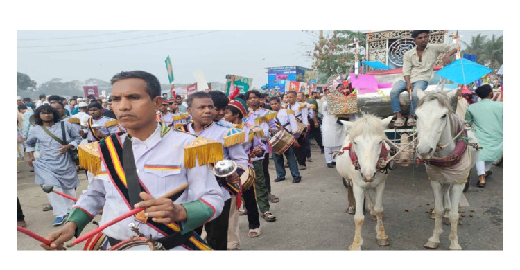 সুলতানি আমলের কায়দায় ঈদ আনন্দ মিছিল শুরু