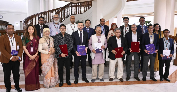 শ্রমজীবী মানুষের অধিকার আদায়ে স্মরণীয় দিন আজ: প্রধান উপদেষ্টা