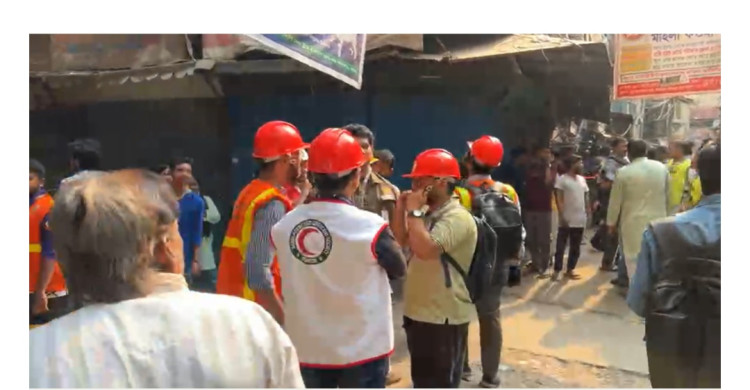 ভূমিকম্প— ঢাকা-না.গঞ্জে নিহত ৫, অনেক ভবনে ফাটল