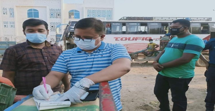 সাপাহারে স্বাস্থ্যবিধি নিশ্চিত করতে ভ্রাম্যমাণ আদালত পরিচালনা