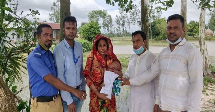 মাননীয় ডিডিএলজি মহোদয়ের নির্দেশে সিরাজগঞ্জে নবাগত শিশু দের জন্ম সনদ তৈরি