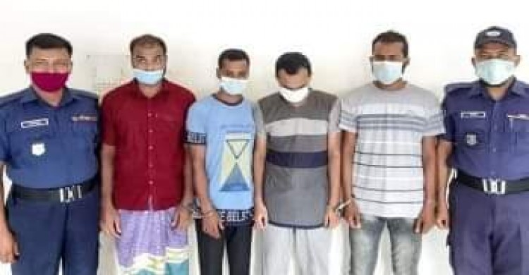 লালমনিরহাট হাতীবান্ধায় ইয়াবা ও গাঁজাসহ আটক-৪