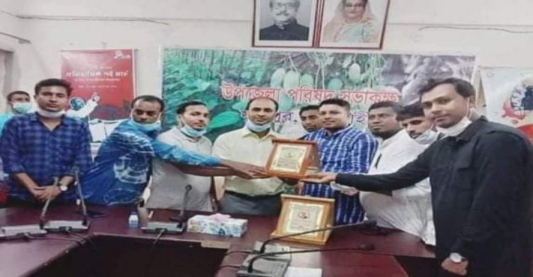 সাধারণ মানুষের ভালবাসায় অশ্রুসিক্ত নয়নে বিদায় নিলেন রাজশাহীর ইউএনও মহসীন মৃধা