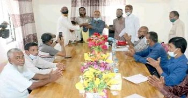 খাগড়াছড়িতে করোনায় চালক সমবায় সমিতির সাড়ে ২২লাখ টাকা বিতরণ