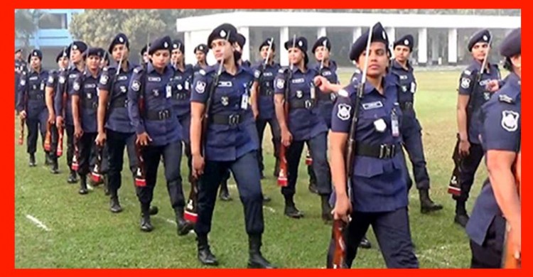 সারাদেশে পুলিশের কনস্টেবল পদে আবেদন শুরু, ধামইরহাটে কম্পিউটার দোকানগুলোতে ভিড় জমাচ্ছে তরুনরা