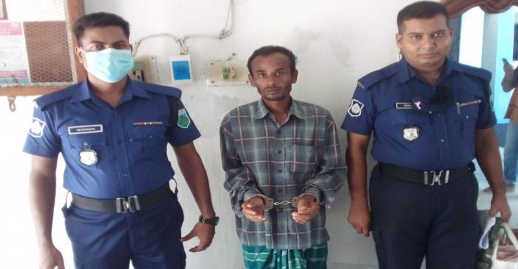ধামইরহাটে যাত্রী সেজে ইজিবাইক ছিনতাই-জনতার সহযোগিতায় পথেই আটক করলো থানা পুলিশ