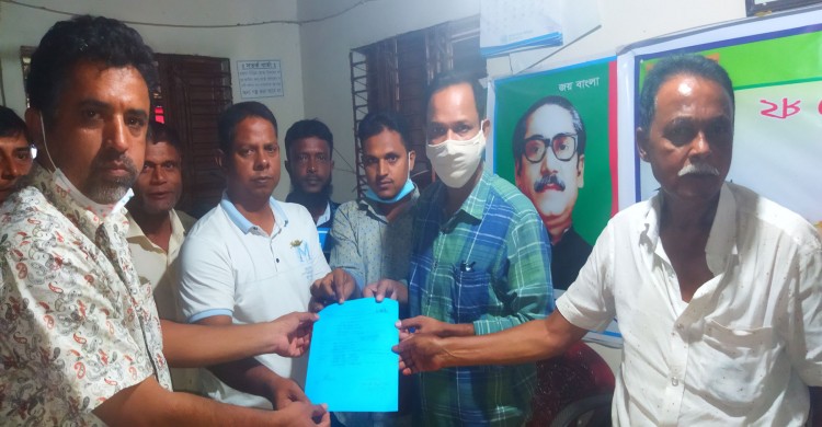 ধামইরহাট পৌর আওয়ামীলীগের সভাপতি-সম্পাদকের মনোনয়ন জমা দিলেন কল্লোল-মুক্তা