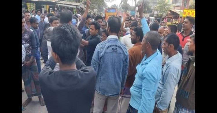 পত্নীতলায় নৌকা না পেয়ে বিশৃঙ্খলার চেষ্টা