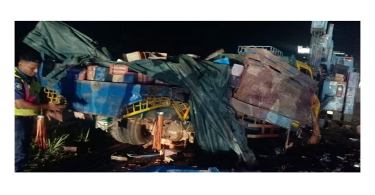 যাচ্ছিলেন সোহরাওয়ার্দীর জনসভায়, দ্রুতগতির সড়কে ঝরল ৪ প্রাণ
