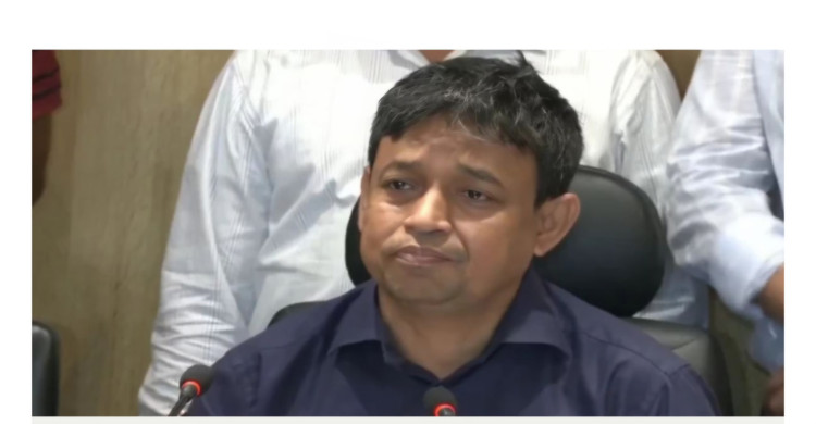 ডিবি পুলিশের সাবেক প্রধান হারুনসহ পুলিশের ১৮ কর্মকর্তা বরখাস্ত