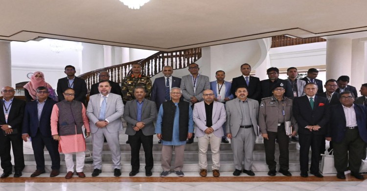 নির্বাচনকে সামনে রেখে সাইবার নিরাপত্তা জোরদারের নির্দেশ প্রধান উপদেষ্টার