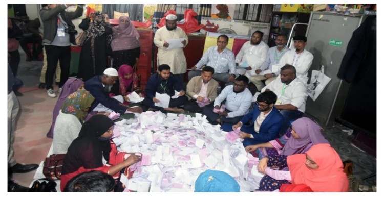 ভোটগ্রহণ শেষে গণনা চলছে