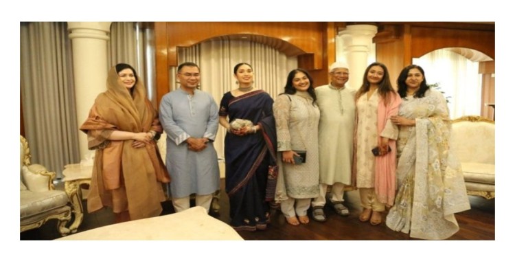 প্রধানমন্ত্রীর সঙ্গে ঈদের শুভেচ্ছা বিনিময় করলেন ড. ইউনূস