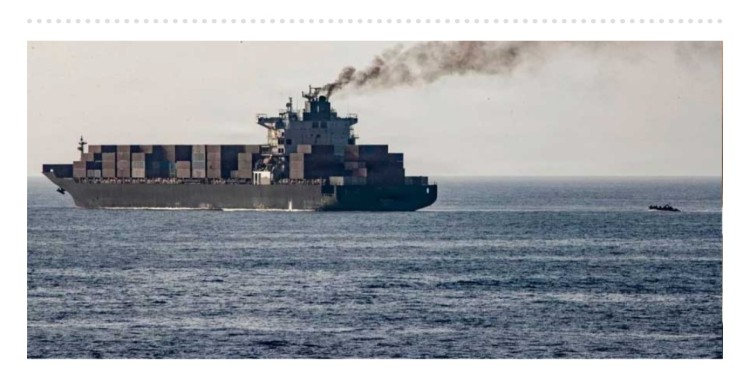 মার্কিন অবরোধের চেষ্টা ব্যর্থ, বন্দরে পৌঁছাল ইরানি জাহাজ