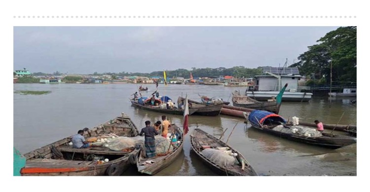 ২ মাসের নিষেধাজ্ঞা শেষে মাছ শিকারে নামছে চাঁদপুরের অর্ধ লক্ষাধিক জেলে