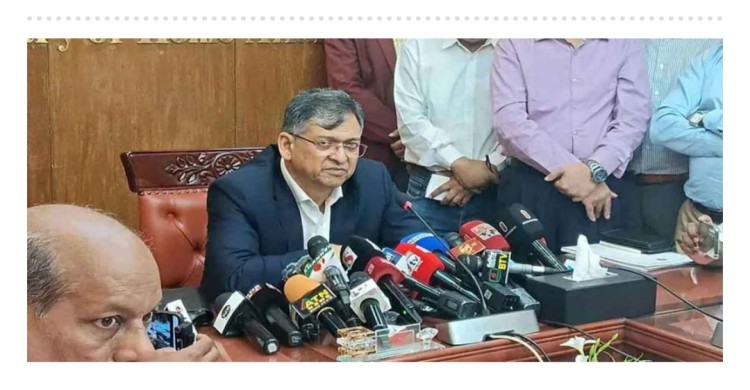 পুলিশের জন্য ঐতিহ্যবাহী একটা পোশাকের ব্যবস্থা করছি: স্বরাষ্ট্রমন্ত্রী